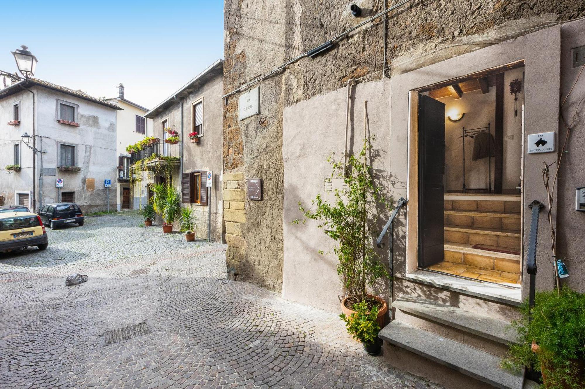 La Casa Di Pepe Bed & Breakfast Sutri Bagian luar foto